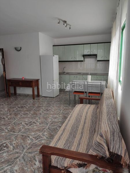 Foto b8a4e4f5-af2a-46de-bcc2-9e674a99b457. Edificio en Triquivijate Antigua