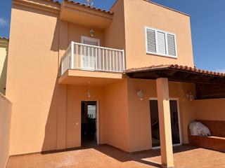 Casa adossada a Gran Tarajal. Gran tarajal el palmeral ref. 37385a