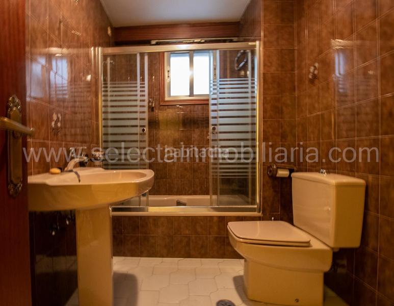 Foto 04a8b82b-0dcc-4d16-b423-4b750e983f44. Piso en Zona de Plaza de Barcelos Pontevedra