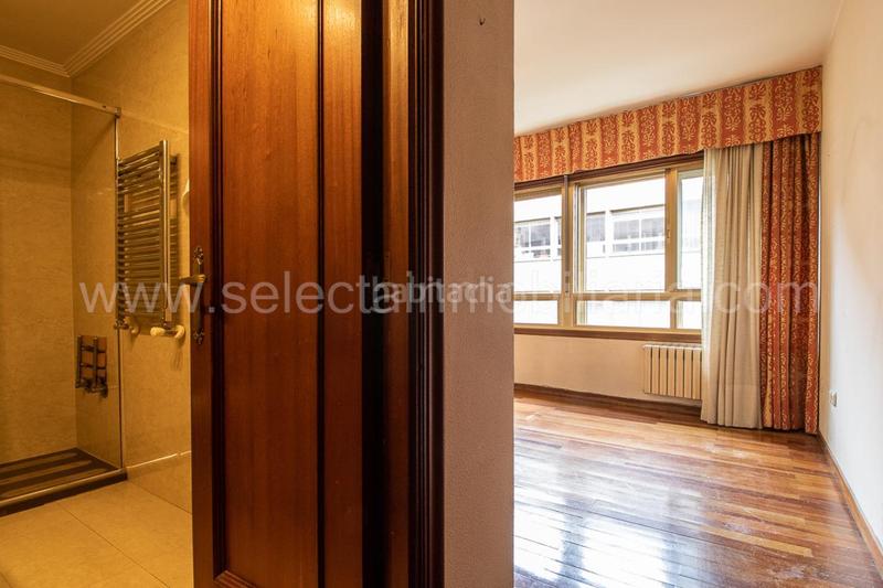 Foto 81ac5b9b-d928-4bab-93cd-e8eb40a317e1. Piso en Zona de Plaza de Barcelos Pontevedra