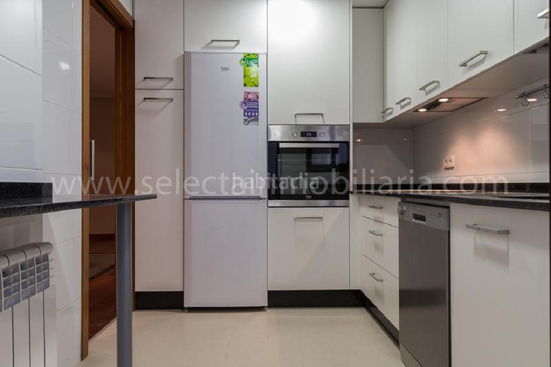 Foto 930be46c-5ea8-437e-be4a-297894dea100. Rent apartment with heating parking in La Seca - Los Salgueriños Pontevedra