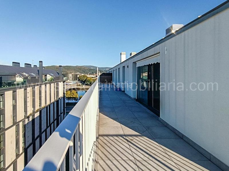 Foto cb9d3fd3-9ba2-4077-bb74-2b5aeb2ff6f2. Pis amb calefacció aparcament a Zona de Plaza de Barcelos Pontevedra