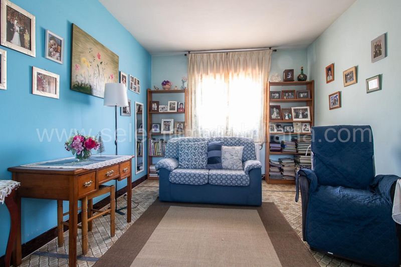 Foto 53934dc8-ba82-4748-a32f-d0c85a889714. Casa amb calefacció aparcament a Combarro Poio