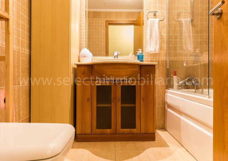 Foto be1db98a-f69b-49f4-b1af-ada0f00bef88. Pis amb calefacció aparcament a Zona Fernández Labreda Pontevedra