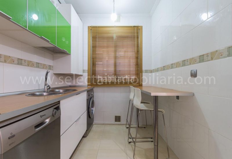 Foto c4b59fb0-a3a9-467d-b50a-addea2bfe371. Pis amb calefacció aparcament a Zona Fernández Labreda Pontevedra
