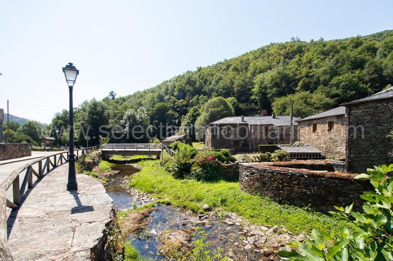 Foto c1e9a5a5-b79e-4832-9677-0ca0837e8eec. Masia amb calefacció a Santa Eulalia de Oscos