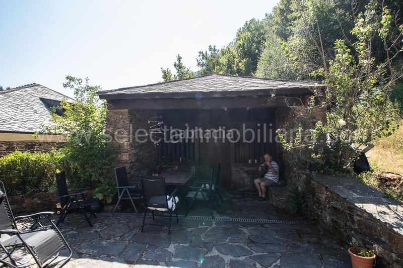 Foto d0b3e077-3584-497d-b57e-d7c70f4f07ae. Masia amb calefacció a Santa Eulalia de Oscos