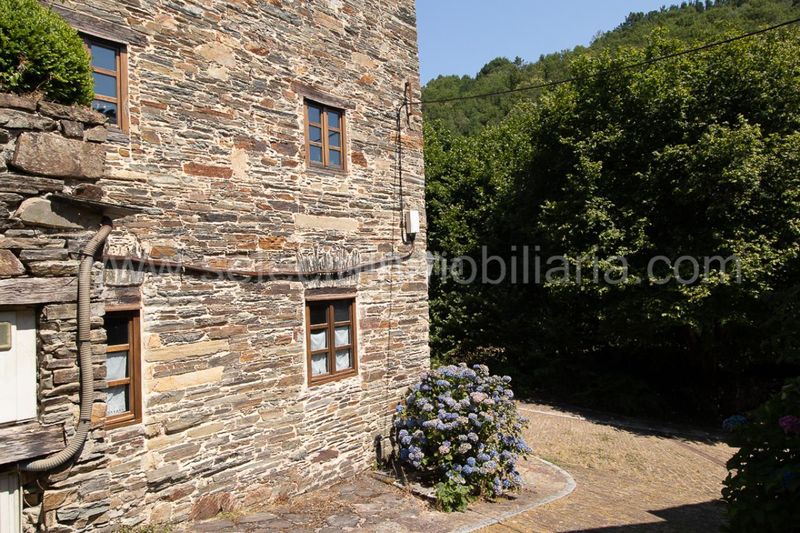 Foto eb587ad5-f86e-4135-86a4-363232a7205c. Masia amb calefacció a Santa Eulalia de Oscos
