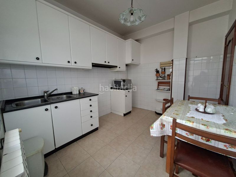 Foto 7fa6d294-38c4-4695-91ff-cd9d79d07366. Casa adossada amb calefacció a Piñeiros - Freixeiro Narón