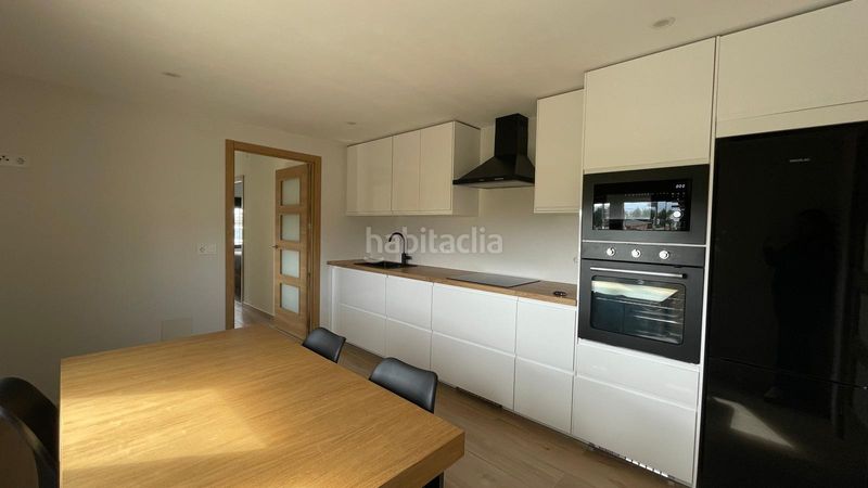 Foto 1eb6bb64-1f1b-428f-8ba9-537871c1265c. Casa amb aparcament a A Malata - Catabois - Ciudad Jardín Ferrol