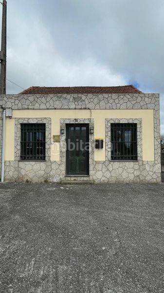 Foto d2578a16-b4fc-4a6c-b5cd-d7a7b9d9001f. Casa amb aparcament a A Malata - Catabois - Ciudad Jardín Ferrol