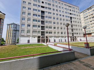 Pis  Rúa cuco ruiz de cortázar. Piso de 4 dormitorios con ascensor, trastero y garaje