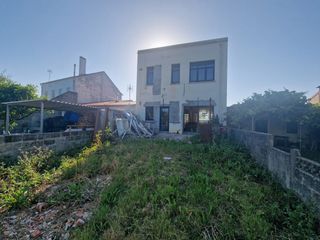 Maison jumelée à Piñeiros - Freixeiro. Casa en proceso de reforma