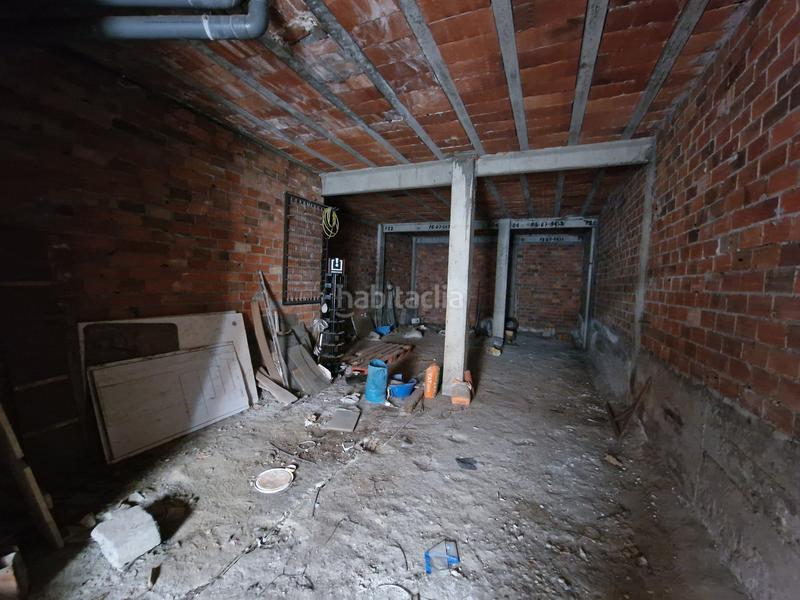 Foto 95d2eee4-28c5-48a0-9ff5-302ad77982f8. Local comercial a rúa cristóbal colón 28 a Alto del Castaño Narón