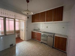 Appartement  Rúa villadóniga. Piso de 4 dormitorios en narón
