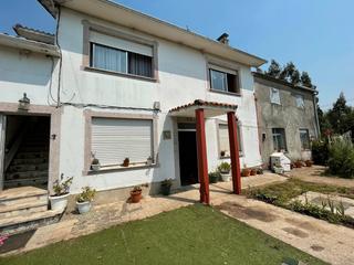 Casa en San Mateo - Castro - O Val. Casa en o val con 1600 m2 de finca