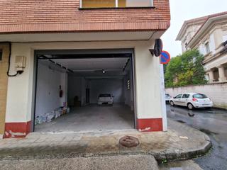 Lloguer Local Comercial  Rúa luis pimentel. Local ideal como garaje / almacen
