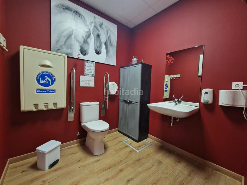 Foto 2f18fab0-0995-404a-8e91-95188c59d5c2. Geschäftsraum mit heizung in Porta Nova Ferrol