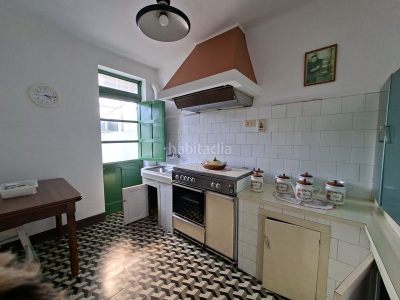 Foto be3cb994-8673-4c3f-a195-49e5e4bec0a2. Casa adossada a Neda