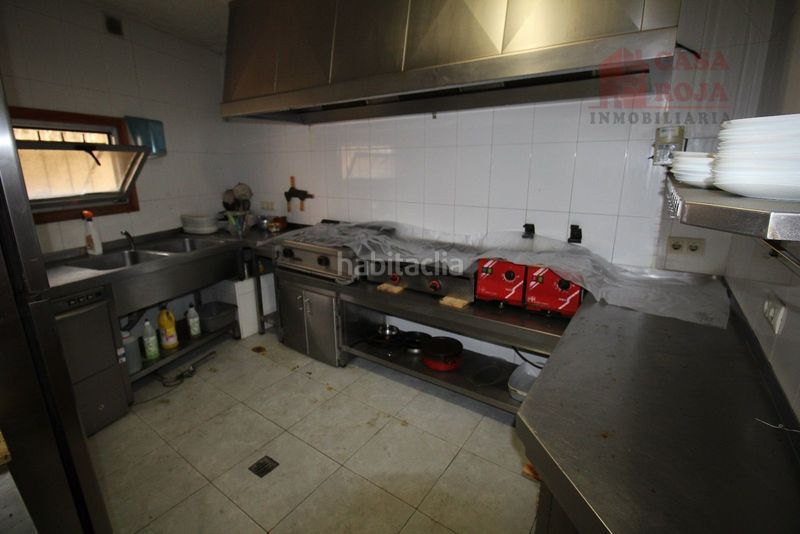 Foto 2e31b599-36bf-4d9b-9a50-3a2eeca90626. Local comercial a Coiro Cangas