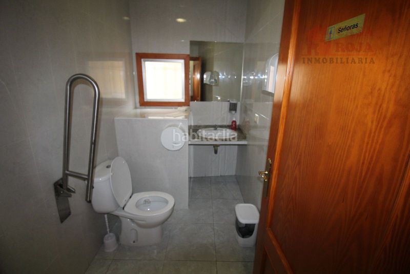 Foto 31b3366a-54c1-42c6-b2b5-ede439c6225a. Local comercial a Coiro Cangas
