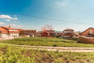 Residential Plot in Cangas Pueblo. Parcela edificable para dos viviendas unifamiliares cerca del ce