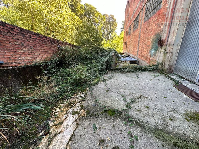 Foto bafb5192-8550-410f-9980-bff57e8047c7. Nau industrial a Moaña