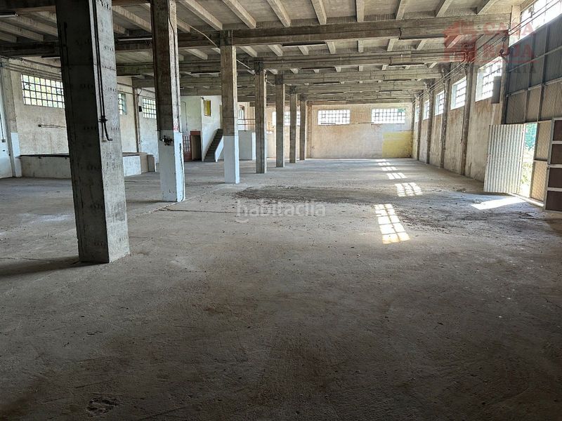 Foto bd6d6b8d-cc67-4c86-8281-889dc57154de. Nau industrial a Moaña