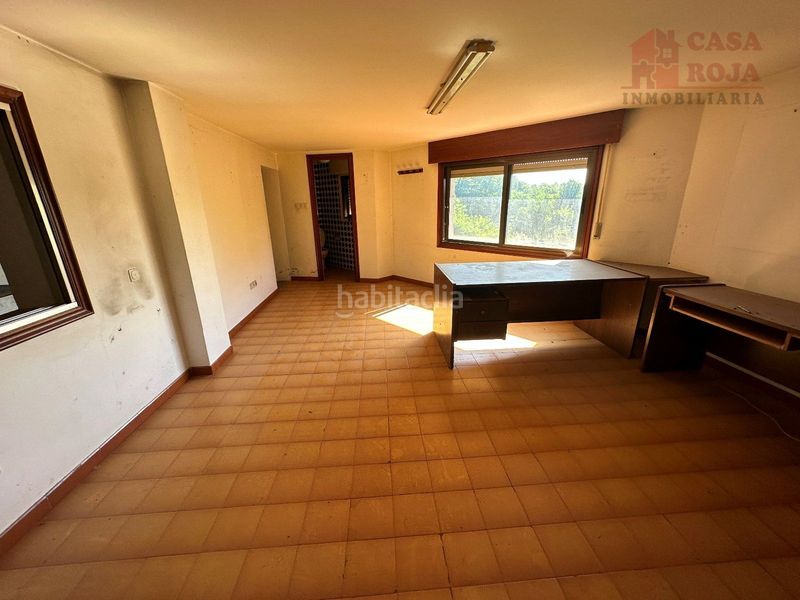 Foto e20471f6-3e42-470e-890c-defd7c000233. Nau industrial a Moaña