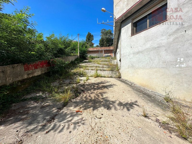 Foto e24bd164-5746-4495-80c4-ac392b904916. Nau industrial a Moaña