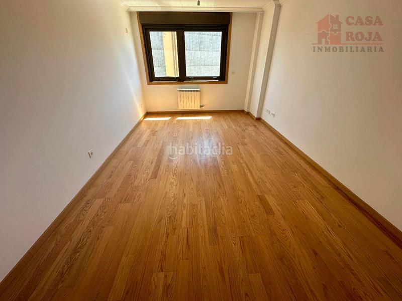 Foto 09b68437-ef23-433d-be9d-2429c974c437. Apartament amb aparcament a Coiro Cangas