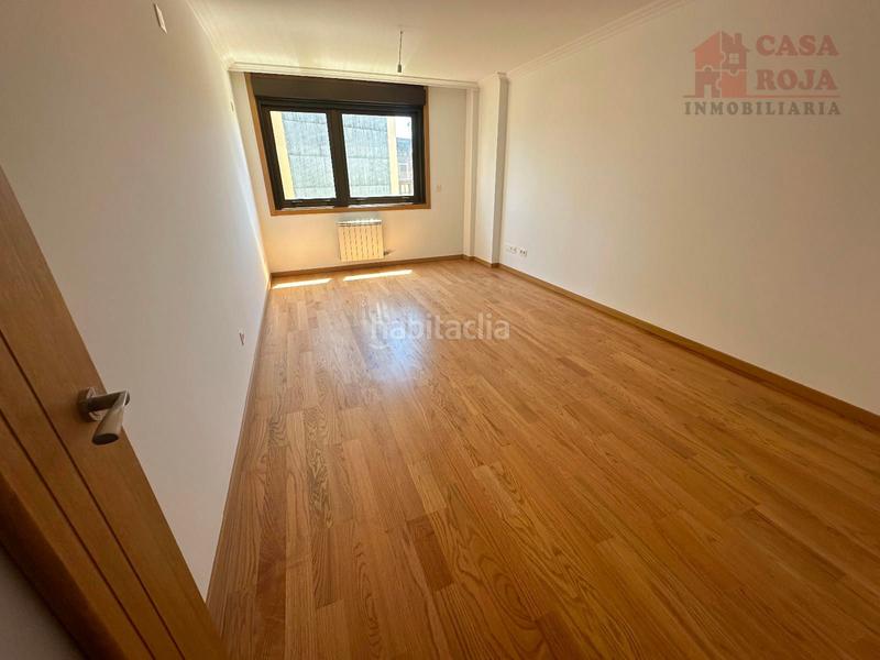 Foto 6de637fe-8f02-4a76-b371-bfa101ad3586. Apartament amb aparcament a Coiro Cangas