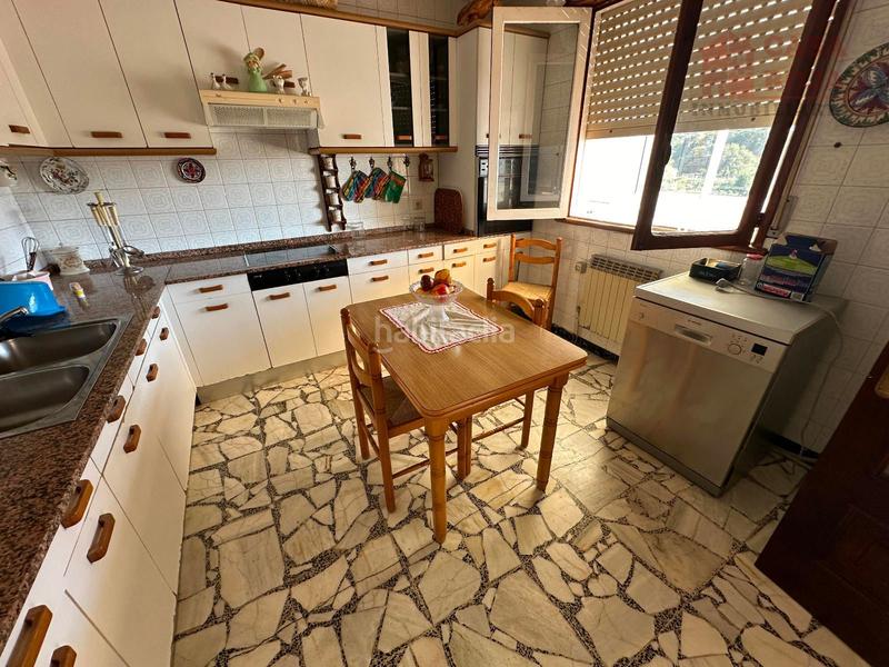 Foto a79d6b39-27a5-4d3c-83c8-eb812e0ec023. Casa  con finca en la zona de Darbo, do morrazo. en Cangas