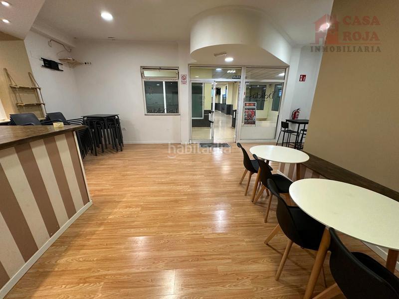Foto 1d563a98-73d5-4c34-bae8-d77f9c14a075. Alquiler local comercial local acondicionado en alquiler para cafetería. en Cangas
