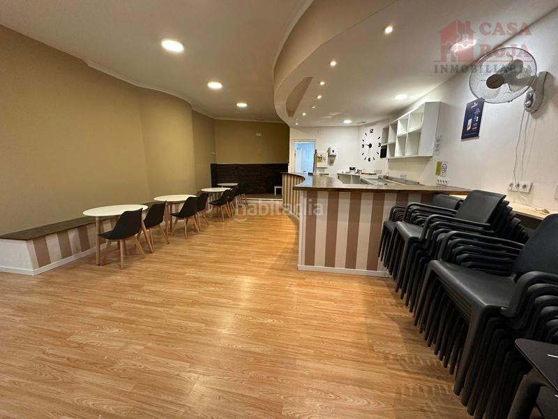 Foto fe1e35a8-af3d-4f34-b3f8-9d77031bc098. Alquiler local comercial local acondicionado en alquiler para cafetería. en Cangas