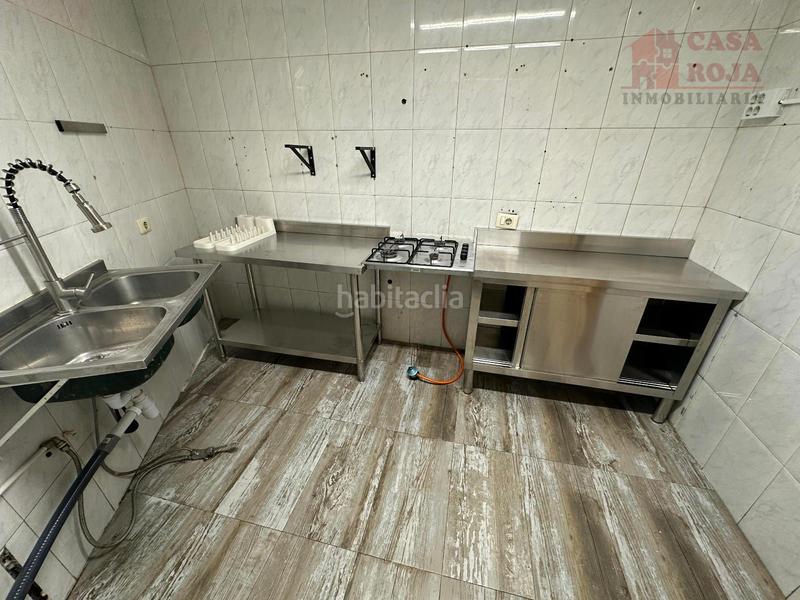Foto 5d010a37-1062-42e1-9919-f0ade7f7348f. Lloguer local comercial a Cangas pueblo Cangas