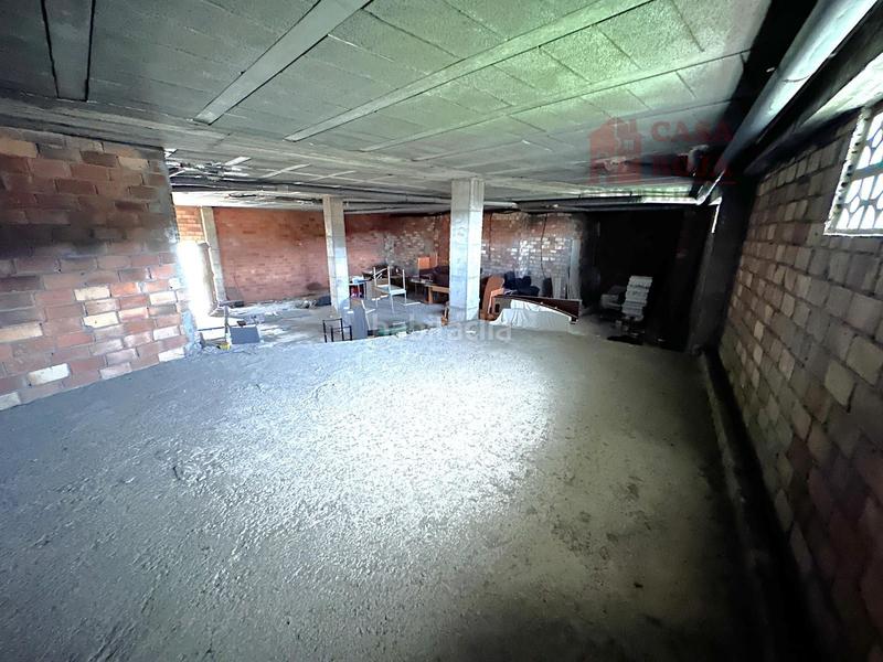 Foto fe4b39ae-22aa-4f95-acf3-7dd778ab5e74. Local comercial a Bueu