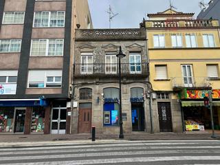 Casa  Rúa méndez núñez. Casa de piedra con bajo comercial en cangas do morrazo.