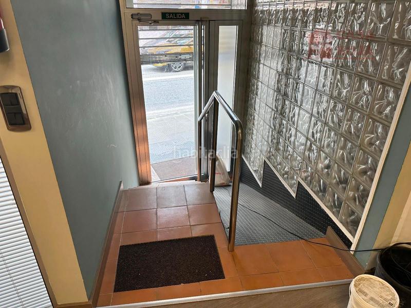 Foto 17bfaab0-b30d-4d66-afae-a11c7e406bb6. Local comercial a Coiro Cangas