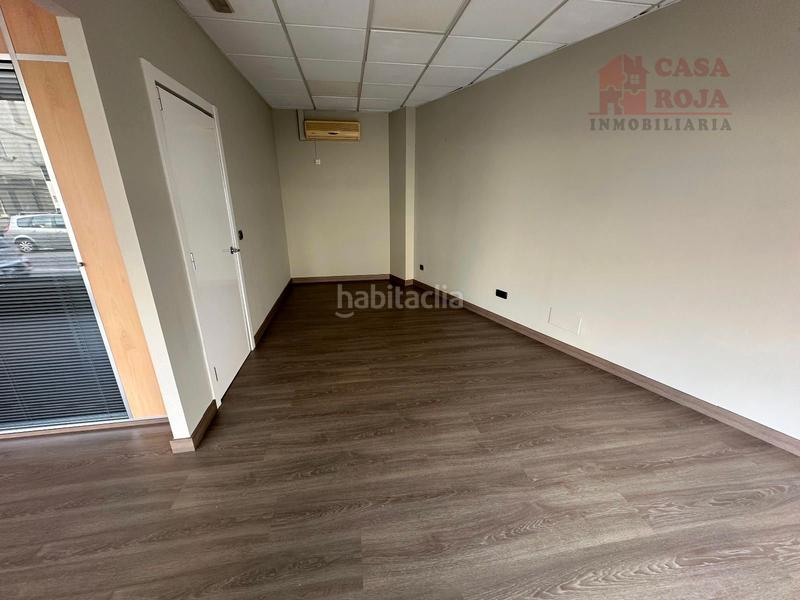 Foto 6a2527e0-4bc1-49b1-a44f-bf612d967d84. Local comercial a Coiro Cangas