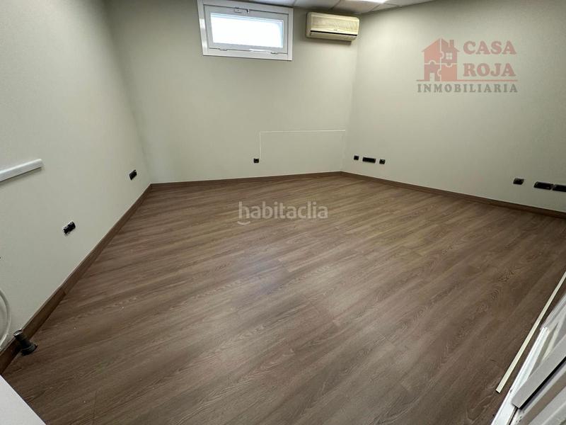 Foto bcb824b7-dfb3-4541-8a31-c64663ab08d4. Local comercial a Coiro Cangas