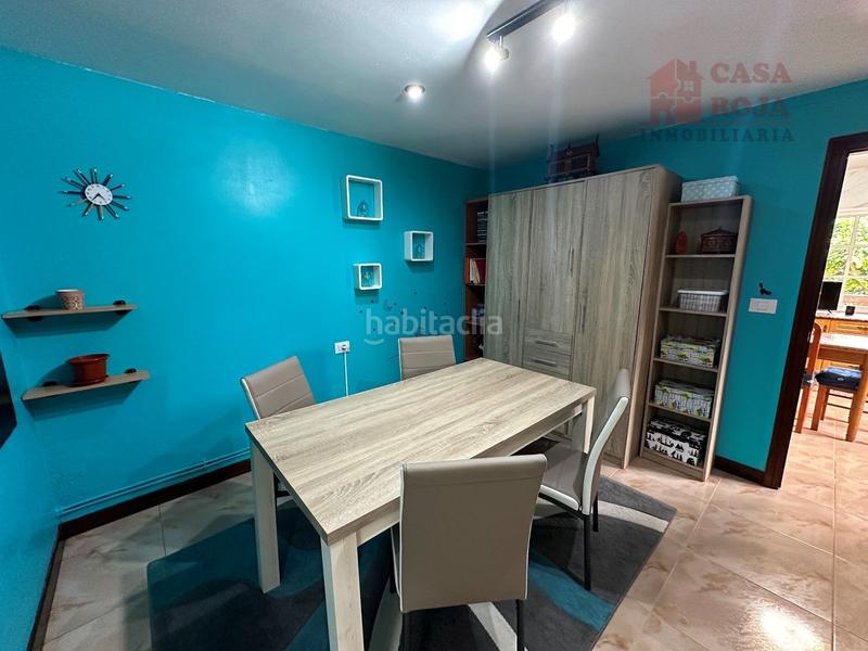 Foto 0cc3011a-1153-47d2-981c-84f3e62de46c. Xalet amb calefacció aparcament piscina a Aldán Cangas