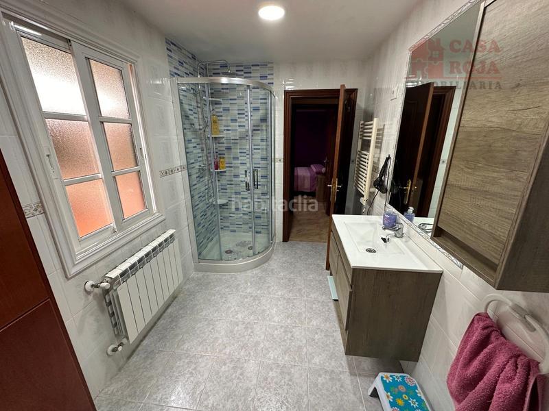 Foto 691b687d-eb40-4ef4-9cb7-4bb7635bb44c. Xalet amb calefacció aparcament piscina a Aldán Cangas