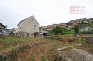 Casa a Moaña. Casa de piedra con terreno para reformar en meira, moaña.