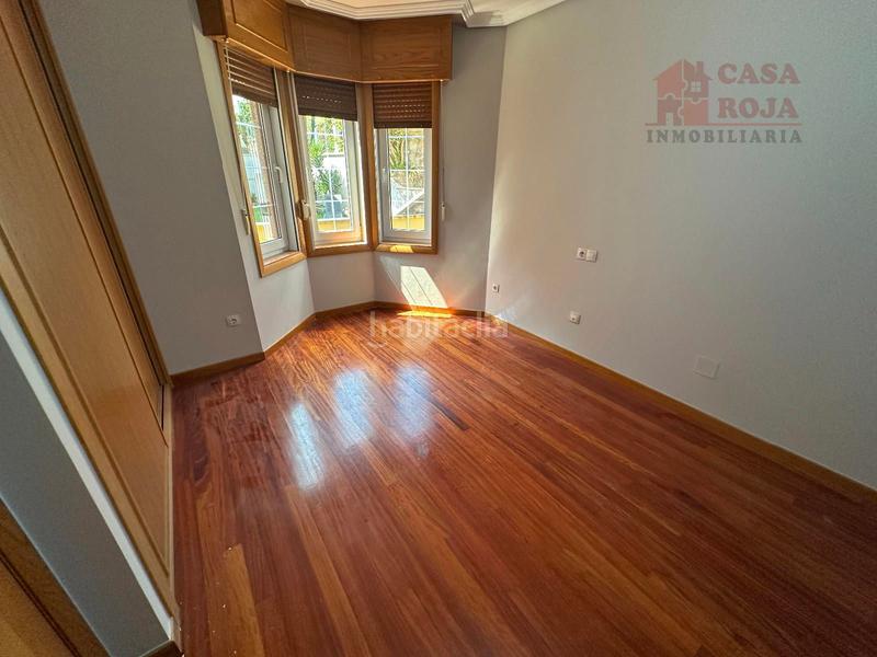 Foto e970a88b-5008-48c9-ba7c-36baf6d862d6. Chalet exclusivo chalet independiente de piedra con vistas privilegiadas a la ría de vigo. en Cangas