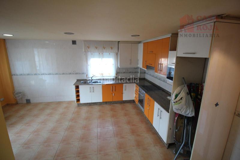 Foto 018c87f5-18db-4cbb-b7fa-2e47286c0c04. Casa  independiente en abelendo con finca y vistas parciales al mar. en Moaña