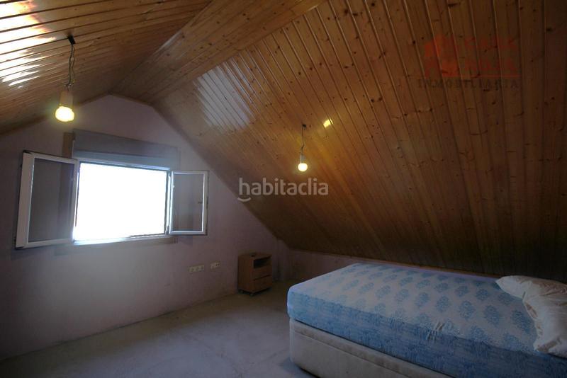 Foto 03c36f65-ff0d-4e63-8b7a-4ed40a1a638b. Casa  independiente en abelendo con finca y vistas parciales al mar. en Moaña