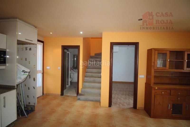 Foto 1d6ae569-acd5-4247-834c-341bea5b45f7. Casa  independiente en abelendo con finca y vistas parciales al mar. en Moaña