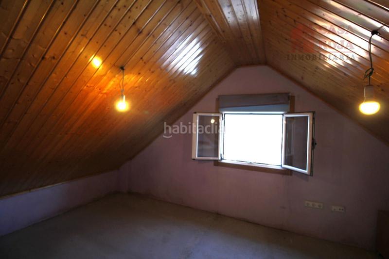Foto 56416d9f-a28b-4424-81f9-bffda30b0ef7. Casa  independiente en abelendo con finca y vistas parciales al mar. en Moaña