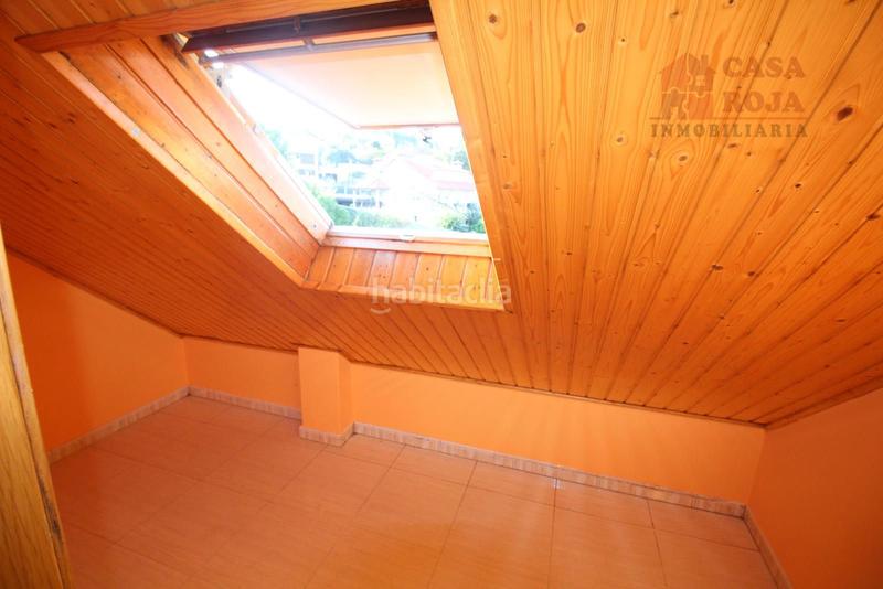 Foto e134120d-c143-4bc8-9778-dd0a62128ce0. Casa  independiente en abelendo con finca y vistas parciales al mar. en Moaña